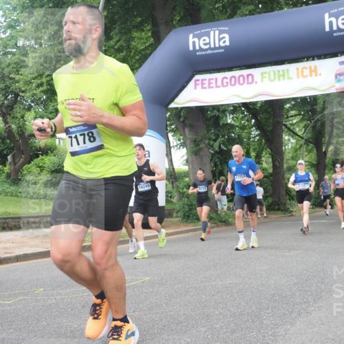 29.06.2025 - hella hamburg halbmarathon KatJ http://msf.ph/oto/8269788 29.06.2025 10:39:34 Zwischen KM18-KM19 2364, 4121, 4814, 4839, 5032, 5482, 6562, 6657, 7178, 7724, 7732, 8172, 8661, 8710, 8720 meine-sportfotos.de