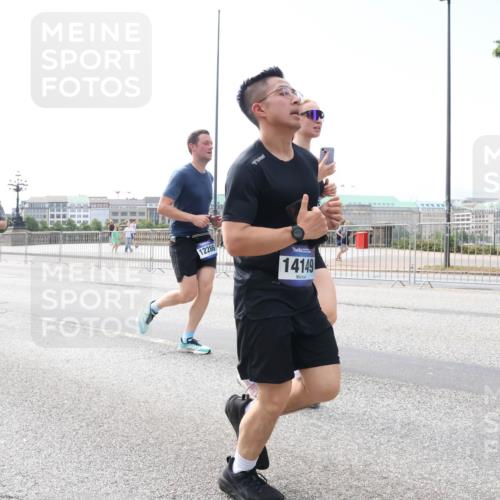 29.06.2025 - hella hamburg halbmarathon Lena Gebhardt http://msf.ph/oto/8269832 29.06.2025 10:11:20 Lombardsbrücke 1166, 1723, 1781, 1866, 2868, 3837, 4287, 5254, 5653, 7271, 7370, 8115, 8171, 8206, 8207, 8368, 8561, 8807, 8810, 9119, 10196, 10372, 11149, 11321, 11755, 12286, 12426, 12556, 12571, 12790, 12836, 13603, 13939, 14008, 14022, 14149, 14270, 15009, 15252, 15797, 15908, 16383, 17142, 17500, 17787, 18382, 19172, 19241 meine-sportfotos.de