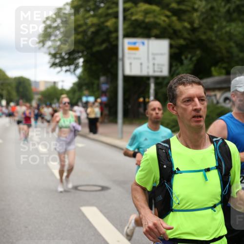 29.06.2025 - hella hamburg halbmarathon Yannick Fuchs http://msf.ph/oto/8269905 29.06.2025 10:49:01 20KM 1125, 1506, 1628, 2029, 2119, 2252, 2448, 2561, 2884, 2955, 3256, 3652, 4029, 4616, 4868, 4903, 4938, 5021, 5319, 6355, 6433, 6587, 6891, 6938, 8487, 8618, 8973, 10044, 10368, 10376, 11184, 11333, 11568, 11797, 11799, 11976, 12483, 12526, 12584, 12961, 13267, 13988, 14175, 14750, 14834, 14845, 14909, 15389, 15854, 15868, 15896, 16047, 16110, 16327, 17842, 18031, 18190, 18380 meine-sportfotos.de