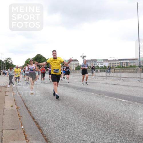 29.06.2025 - hella hamburg halbmarathon Lena Gebhardt http://msf.ph/oto/8269961 29.06.2025 10:54:17 Lombardsbrücke 285, 2600, 1017, 1263, 1687, 1744, 1753, 1762, 1779, 1789, 1822, 1949, 2079, 2244, 2372, 2532, 2600, 2761, 2854, 3079, 3187, 3188, 3249, 3364, 3465, 3467, 3557, 3761, 3795, 3857, 4323, 4685, 4720, 4838, 4971, 5157, 5185, 5216, 5309, 5430, 5514, 5804, 5817, 5898, 5933, 5964, 5993, 6023, 6192, 6279, 6468, 6583, 6987, 6988, 7498, 7614, 7670, 7874, 7946, 7986, 8801, 8803, 8867, 8924, 9130, 9138, 9203, 9503, 9572, 10207, 11354, 11390, 11785, 12930 meine-sportfotos.de
