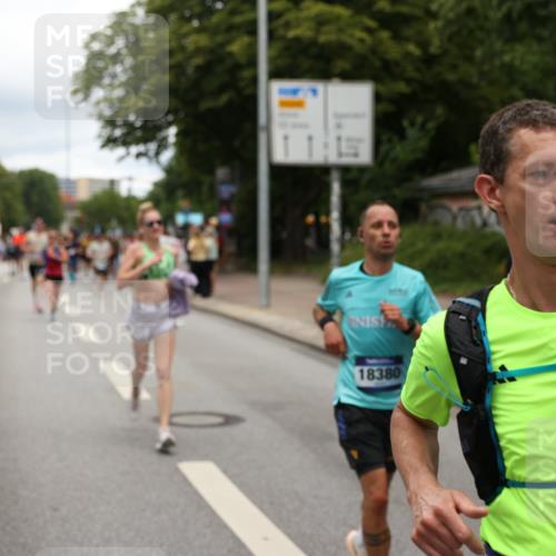 29.06.2025 - hella hamburg halbmarathon Yannick Fuchs http://msf.ph/oto/8270016 29.06.2025 10:49:01 20KM 1125, 1506, 1628, 2029, 2119, 2252, 2448, 2561, 2884, 2955, 3256, 3652, 4029, 4616, 4868, 4903, 4938, 5021, 5319, 6355, 6433, 6587, 6891, 6938, 8487, 8618, 8973, 10044, 10368, 10376, 11184, 11333, 11568, 11797, 11799, 11976, 12483, 12526, 12584, 12961, 13267, 13988, 14175, 14750, 14834, 14845, 14909, 15389, 15854, 15868, 15896, 16047, 16110, 16327, 17842, 18031, 18190, 18380 meine-sportfotos.de