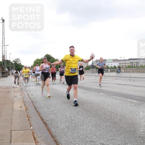 29.06.2025 - hella hamburg halbmarathon Lena Gebhardt http://msf.ph/oto/8270053 29.06.2025 10:54:17 Lombardsbrücke 854, 2600, 5514, 1017, 1263, 1687, 1744, 1753, 1762, 1779, 1789, 1822, 1949, 2079, 2244, 2372, 2532, 2600, 2761, 2854, 3079, 3187, 3188, 3249, 3364, 3465, 3467, 3557, 3761, 3795, 3857, 4323, 4685, 4720, 4838, 4971, 5157, 5185, 5216, 5309, 5430, 5514, 5804, 5817, 5898, 5933, 5964, 5993, 6023, 6192, 6279, 6468, 6583, 6987, 6988, 7498, 7614, 7670, 7874, 7946, 7986, 8801, 8803, 8867, 8924, 9130, 9138, 9203, 9503, 9572, 10207, 11354, 11390, 11785, 12930 meine-sportfotos.de