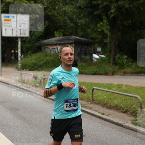 29.06.2025 - hella hamburg halbmarathon Yannick Fuchs http://msf.ph/oto/8270075 29.06.2025 10:49:02 20KM 1125, 1506, 1628, 2029, 2119, 2252, 2448, 2561, 2884, 2955, 3256, 3652, 4029, 4616, 4868, 4903, 5021, 5319, 6355, 6433, 6587, 6891, 6938, 8487, 8618, 8973, 10044, 10188, 10368, 10376, 11184, 11568, 11797, 11799, 11976, 12483, 12526, 12584, 12961, 13267, 13988, 14750, 14834, 14845, 14909, 15389, 15854, 15868, 15896, 16047, 16110, 16327, 17842, 18031, 18190, 18380 meine-sportfotos.de
