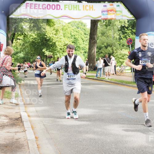 29.06.2025 - hella hamburg halbmarathon MichiJ http://msf.ph/oto/8270091 29.06.2025 10:55:39 Zwischen KM18-KM19 1071, 2281, 3154, 6217, 8263, 8632, 9075, 14868, 15697, 18176 meine-sportfotos.de