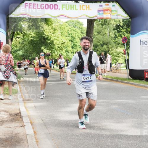 29.06.2025 - hella hamburg halbmarathon MichiJ http://msf.ph/oto/8270105 29.06.2025 10:55:40 Zwischen KM18-KM19 1071, 2281, 3154, 4453, 6217, 8263, 9075, 18176 meine-sportfotos.de