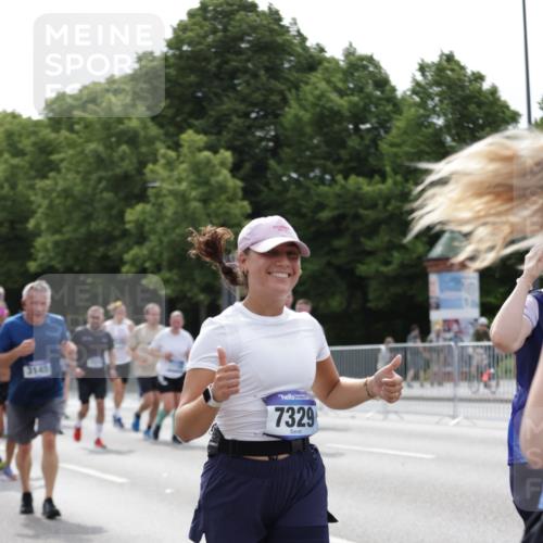 29.06.2025 - hella hamburg halbmarathon Jannik Wohlers http://msf.ph/oto/8270134 29.06.2025 10:33:50 Lombardsbrücke 1672, 2265, 2464, 2496, 2510, 2511, 2526, 2801, 2933, 3145, 3829, 3848, 4824, 4826, 5609, 6105, 6574, 7324, 7329, 8277, 8349, 8965, 10360, 10564, 11432, 11668, 12165, 12330, 12896, 13437, 13485, 13747, 14047, 14058, 14854, 14855, 14918, 14919, 15793, 15845, 15983, 16115, 16578, 17105, 17650, 17789, 17953, 18044 meine-sportfotos.de