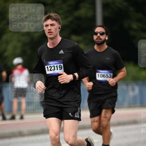 29.06.2025 - hella hamburg halbmarathon Dr. Thomas Lammeyer http://msf.ph/oto/8270147 29.06.2025 10:35:52 Kennedybrücke 1235, 1844, 2672, 2831, 2832, 3358, 3396, 3571, 3681, 4877, 4953, 5165, 5350, 5496, 5846, 5965, 6160, 6344, 6573, 7295, 7334, 7816, 7898, 8304, 8538, 8757, 8806, 9078, 9104, 9478, 9882, 9883, 10240, 10421, 10435, 10653, 11178 meine-sportfotos.de