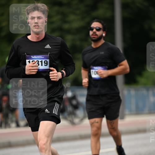 29.06.2025 - hella hamburg halbmarathon Dr. Thomas Lammeyer http://msf.ph/oto/8270167 29.06.2025 10:35:52 Kennedybrücke 1235, 1844, 2672, 2831, 2832, 3358, 3396, 3571, 3681, 4877, 4953, 5165, 5350, 5496, 5846, 5965, 6160, 6344, 6573, 7295, 7334, 7816, 7898, 8304, 8538, 8757, 8806, 9078, 9104, 9478, 9882, 9883, 10240, 10421, 10435, 10653, 11178 meine-sportfotos.de