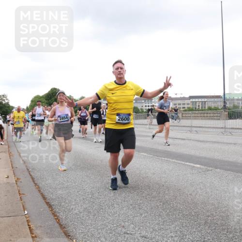 29.06.2025 - hella hamburg halbmarathon Lena Gebhardt http://msf.ph/oto/8270175 29.06.2025 10:54:17 Lombardsbrücke 2854, 14416, 2600, 1017, 1263, 1687, 1744, 1753, 1762, 1779, 1789, 1822, 1949, 2079, 2244, 2372, 2532, 2600, 2761, 2854, 3079, 3187, 3188, 3249, 3364, 3465, 3467, 3557, 3761, 3795, 3857, 4323, 4685, 4720, 4838, 4971, 5157, 5185, 5216, 5309, 5430, 5514, 5804, 5817, 5898, 5933, 5964, 5993, 6023, 6192, 6279, 6468, 6583, 6987, 6988, 7498, 7614, 7670, 7874, 7946, 7986, 8801, 8803, 8867, 8924, 9130, 9138, 9203, 9503, 9572, 10207, 11354, 11390, 11785, 12930 meine-sportfotos.de