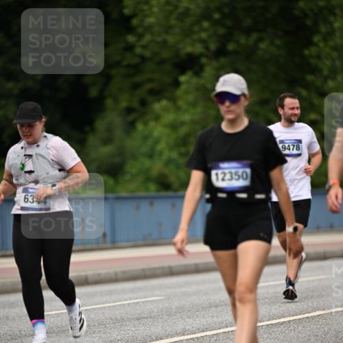 29.06.2025 - hella hamburg halbmarathon Dr. Thomas Lammeyer http://msf.ph/oto/8270176 29.06.2025 10:35:52 Kennedybrücke 1235, 1844, 2672, 2831, 2832, 3358, 3396, 3571, 3681, 4877, 4953, 5165, 5350, 5496, 5846, 5965, 6160, 6344, 6573, 7295, 7334, 7816, 7898, 8304, 8538, 8757, 8806, 9078, 9104, 9478, 9882, 9883, 10240, 10421, 10435, 10653, 11178 meine-sportfotos.de