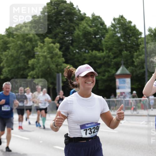 29.06.2025 - hella hamburg halbmarathon Jannik Wohlers http://msf.ph/oto/8270257 29.06.2025 10:33:50 Lombardsbrücke 1672, 2265, 2464, 2496, 2510, 2511, 2526, 2801, 2933, 3145, 3829, 3848, 4824, 4826, 5609, 6105, 6574, 7324, 7329, 8277, 8349, 8965, 10360, 10564, 11432, 11668, 12165, 12330, 12896, 13437, 13485, 13747, 14047, 14058, 14854, 14855, 14918, 14919, 15793, 15845, 15983, 16115, 16578, 17105, 17650, 17789, 17953, 18044 meine-sportfotos.de