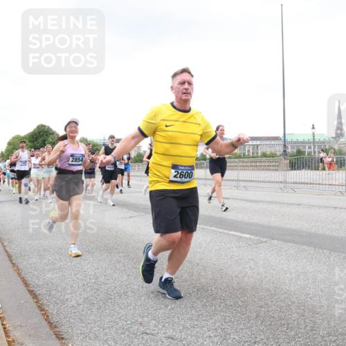 29.06.2025 - hella hamburg halbmarathon Lena Gebhardt http://msf.ph/oto/8270278 29.06.2025 10:54:18 Lombardsbrücke 1263, 2854, 14416, 2600, 1017, 1263, 1687, 1744, 1762, 1779, 1789, 1822, 1949, 2079, 2244, 2372, 2532, 2600, 2761, 2854, 3079, 3187, 3188, 3249, 3364, 3465, 3467, 3557, 3761, 3795, 3857, 4323, 4685, 4720, 4838, 4971, 5157, 5185, 5216, 5309, 5430, 5514, 5804, 5817, 5898, 5933, 5964, 5993, 6023, 6192, 6279, 6468, 6583, 6987, 6988, 7498, 7614, 7670, 7874, 7946, 7986, 8801, 8803, 8867, 8924, 9130, 9138, 9203, 9503, 9572, 10207, 11354, 11390, 11785, 12930 meine-sportfotos.de