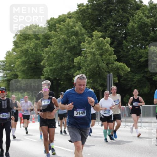 29.06.2025 - hella hamburg halbmarathon Jannik Wohlers http://msf.ph/oto/8270295 29.06.2025 10:33:51 Lombardsbrücke 1672, 2265, 2464, 2496, 2510, 2511, 2801, 2933, 3145, 3829, 3848, 4824, 4826, 5609, 6105, 6574, 7324, 7329, 8277, 8349, 8965, 10360, 10564, 11432, 11668, 12165, 12896, 13437, 13485, 13747, 13957, 14047, 14058, 14854, 14855, 14918, 14919, 15793, 15845, 15983, 16115, 16578, 17105, 17230, 17650, 17789, 17953, 18044 meine-sportfotos.de
