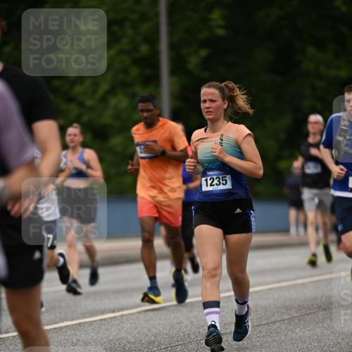 29.06.2025 - hella hamburg halbmarathon Dr. Thomas Lammeyer http://msf.ph/oto/8270320 29.06.2025 10:35:54 Kennedybrücke 1235, 2672, 2831, 2832, 3358, 3396, 3571, 3681, 4877, 4953, 5350, 5496, 5846, 5965, 6160, 6344, 6573, 7295, 7334, 7816, 7898, 8304, 8538, 8757, 8806, 9078, 9104, 9478, 9882, 9883, 10421, 10435, 10653 meine-sportfotos.de