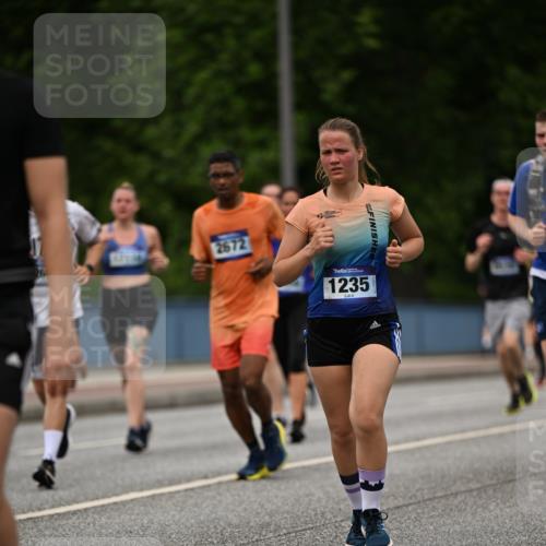 29.06.2025 - hella hamburg halbmarathon Dr. Thomas Lammeyer http://msf.ph/oto/8270332 29.06.2025 10:35:54 Kennedybrücke 1235, 2672, 2831, 2832, 3358, 3396, 3571, 3681, 4877, 4953, 5350, 5496, 5846, 5965, 6160, 6344, 6573, 7295, 7334, 7816, 7898, 8304, 8538, 8757, 8806, 9078, 9104, 9478, 9882, 9883, 10421, 10435, 10653 meine-sportfotos.de