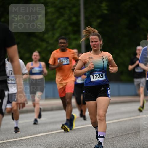 29.06.2025 - hella hamburg halbmarathon Dr. Thomas Lammeyer http://msf.ph/oto/8270342 29.06.2025 10:35:54 Kennedybrücke 1235, 2672, 2831, 2832, 3358, 3396, 3571, 3681, 4877, 4953, 5350, 5496, 5846, 5965, 6160, 6344, 6573, 7295, 7334, 7816, 7898, 8304, 8538, 8757, 8806, 9078, 9104, 9478, 9882, 9883, 10421, 10435, 10653 meine-sportfotos.de