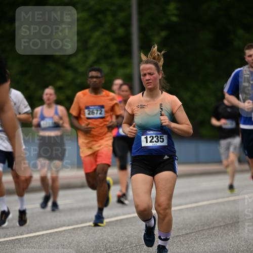 29.06.2025 - hella hamburg halbmarathon Dr. Thomas Lammeyer http://msf.ph/oto/8270345 29.06.2025 10:35:54 Kennedybrücke 1235, 2672, 2831, 2832, 3358, 3396, 3571, 3681, 4877, 4953, 5350, 5496, 5846, 5965, 6160, 6344, 6573, 7295, 7334, 7816, 7898, 8304, 8538, 8757, 8806, 9078, 9104, 9478, 9882, 9883, 10421, 10435, 10653 meine-sportfotos.de