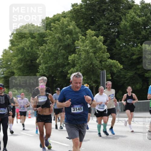 29.06.2025 - hella hamburg halbmarathon Jannik Wohlers http://msf.ph/oto/8270348 29.06.2025 10:33:51 Lombardsbrücke 1672, 2265, 2464, 2496, 2510, 2511, 2801, 2933, 3145, 3829, 3848, 4824, 4826, 5609, 6105, 6574, 7324, 7329, 8277, 8349, 8965, 10360, 10564, 11432, 11668, 12165, 12896, 13437, 13485, 13747, 13957, 14047, 14058, 14854, 14855, 14918, 14919, 15793, 15845, 15983, 16115, 16578, 17105, 17230, 17650, 17789, 17953, 18044 meine-sportfotos.de