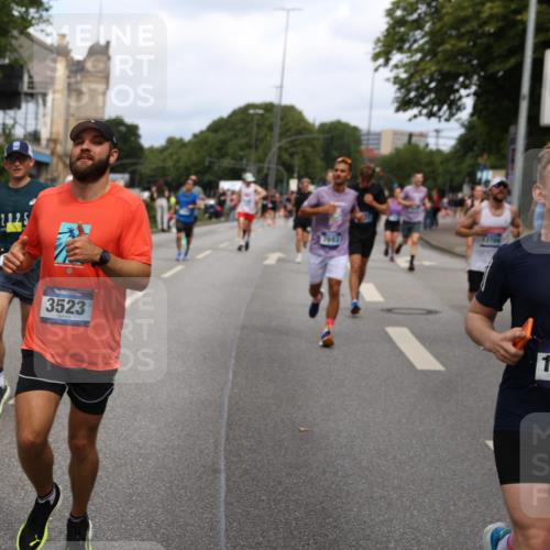 29.06.2025 - hella hamburg halbmarathon Yannick Fuchs http://msf.ph/oto/8270352 29.06.2025 10:36:56 20KM 1209, 1256, 1312, 1700, 1903, 2233, 3523, 4235, 4823, 5436, 5682, 6639, 6721, 6770, 7035, 7363, 7448, 7693, 7734, 7765, 7865, 9833, 10216, 10469, 12098, 13446, 13483, 13709, 13725, 14811, 15095, 15175, 15270, 15301, 16281, 16295, 16507, 16626, 16660, 17000, 17016, 17177, 17363, 17637, 17864, 18330, 18559, 18632, 18920 meine-sportfotos.de