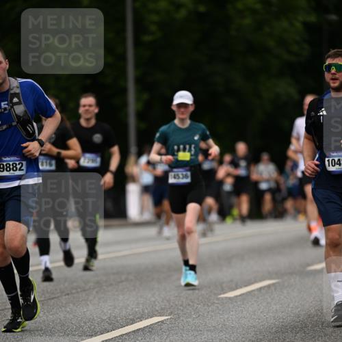 29.06.2025 - hella hamburg halbmarathon Dr. Thomas Lammeyer http://msf.ph/oto/8270388 29.06.2025 10:35:56 Kennedybrücke 1235, 2672, 2831, 2832, 3358, 4877, 4924, 4953, 5350, 5496, 5846, 6344, 7295, 7334, 7816, 7898, 8304, 8538, 8757, 9078, 9104, 9478, 9604, 9882, 9883, 10421, 10435, 10653 meine-sportfotos.de