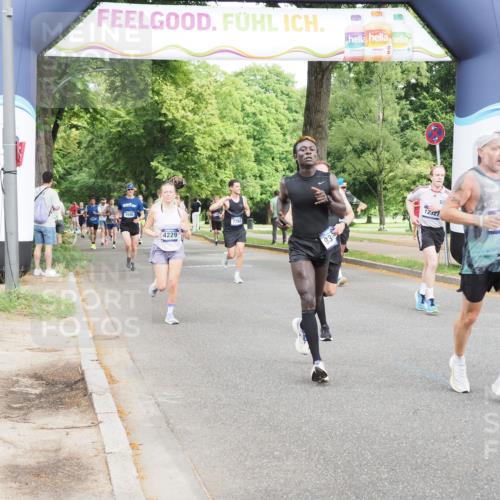 29.06.2025 - hella hamburg halbmarathon MichiJ http://msf.ph/oto/8270395 29.06.2025 10:31:14 Zwischen KM18-KM19 1353, 2233, 2653, 3116, 3697, 4229, 7448, 7635, 7734, 7765, 9364, 10216, 11907, 12327, 14210, 15233, 15301, 15921, 16626, 17363, 17733, 17864, 17911, 18274, 18449, 18632, 18659, 18920, 18987, 19090 meine-sportfotos.de