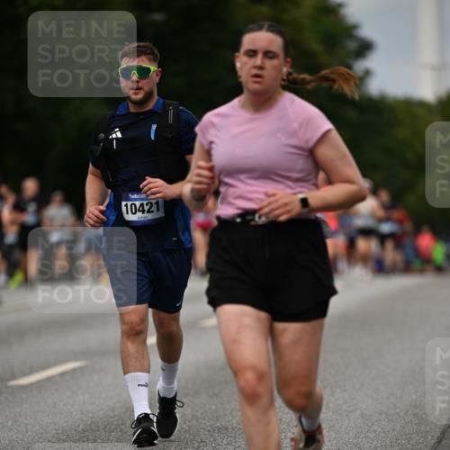 29.06.2025 - hella hamburg halbmarathon Dr. Thomas Lammeyer http://msf.ph/oto/8270404 29.06.2025 10:35:57 Kennedybrücke 1235, 2672, 2831, 2832, 3358, 4877, 4924, 5350, 5496, 6344, 7295, 7334, 7816, 7898, 8304, 8538, 8757, 9078, 9478, 9604, 9882, 9883, 10421, 10435, 10653 meine-sportfotos.de