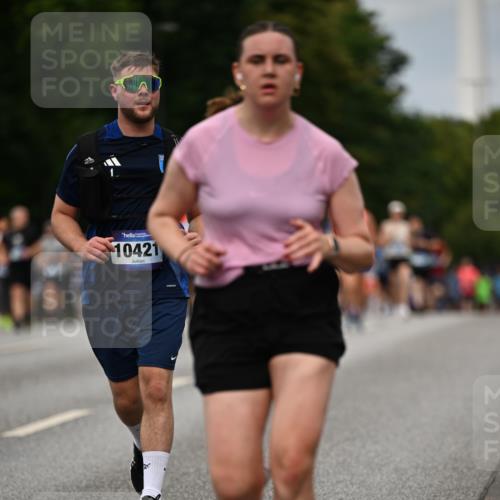 29.06.2025 - hella hamburg halbmarathon Dr. Thomas Lammeyer http://msf.ph/oto/8270430 29.06.2025 10:35:57 Kennedybrücke 1235, 2672, 2831, 2832, 3358, 4877, 4924, 5350, 5496, 6344, 7295, 7334, 7816, 7898, 8304, 8538, 8757, 9078, 9478, 9604, 9882, 9883, 10421, 10435, 10653 meine-sportfotos.de
