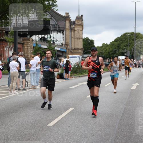 29.06.2025 - hella hamburg halbmarathon Yannick Fuchs http://msf.ph/oto/8270435 29.06.2025 10:49:03 20KM 1125, 1506, 1628, 2029, 2119, 2252, 2448, 2561, 2955, 3256, 3652, 4029, 4616, 4868, 4903, 5021, 5319, 6355, 6433, 6891, 6938, 8487, 8618, 8973, 10044, 10188, 10368, 10376, 11184, 11568, 11797, 11799, 11976, 12483, 12526, 12584, 12961, 13267, 14750, 14834, 14845, 14909, 15389, 15854, 15868, 15896, 16110, 16327, 17842, 18031, 18190, 18380 meine-sportfotos.de