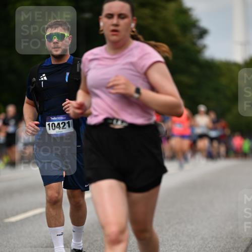 29.06.2025 - hella hamburg halbmarathon Dr. Thomas Lammeyer http://msf.ph/oto/8270439 29.06.2025 10:35:57 Kennedybrücke 1235, 2672, 2831, 2832, 3358, 4877, 4924, 5350, 5496, 6344, 7295, 7334, 7816, 7898, 8304, 8538, 8757, 9078, 9478, 9604, 9882, 9883, 10421, 10435, 10653 meine-sportfotos.de