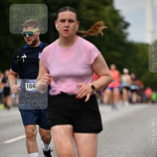 29.06.2025 - hella hamburg halbmarathon Dr. Thomas Lammeyer http://msf.ph/oto/8270450 29.06.2025 10:35:57 Kennedybrücke 1235, 2672, 2831, 2832, 3358, 4877, 4924, 5350, 5496, 6344, 7295, 7334, 7816, 7898, 8304, 8538, 8757, 9078, 9478, 9604, 9882, 9883, 10421, 10435, 10653 meine-sportfotos.de