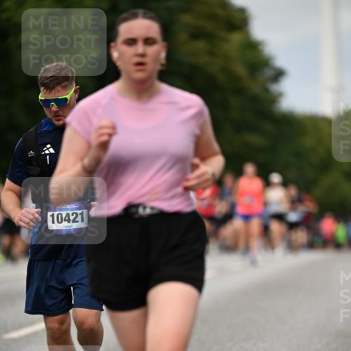 29.06.2025 - hella hamburg halbmarathon Dr. Thomas Lammeyer http://msf.ph/oto/8270459 29.06.2025 10:35:58 Kennedybrücke 1235, 2672, 2831, 2832, 3358, 4877, 4924, 5496, 6344, 7295, 7334, 7344, 7816, 7898, 8304, 8538, 8757, 9078, 9478, 9604, 9882, 9883, 10421, 10435, 10653 meine-sportfotos.de