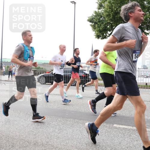 29.06.2025 - hella hamburg halbmarathon Lena Gebhardt http://msf.ph/oto/8270471 29.06.2025 10:34:48 Lombardsbrücke 174, 11122, 916, 545, 1025, 1284, 1849, 2023, 2355, 2412, 2510, 2511, 3130, 3409, 3420, 4540, 4884, 5453, 5609, 6034, 6171, 6310, 6329, 6335, 6379, 6397, 6571, 6574, 6843, 7020, 7299, 7386, 7644, 7733, 8369, 8705, 8793, 9122, 9164, 9248, 9379, 9448, 9514, 10335, 10358, 10464, 10564, 10606, 10674, 11122, 11245, 11646, 11872, 12019, 12164, 12236, 12382, 12764, 13957, 15477, 16238, 16311, 16390, 16682, 16919, 17230, 18158, 18941 meine-sportfotos.de