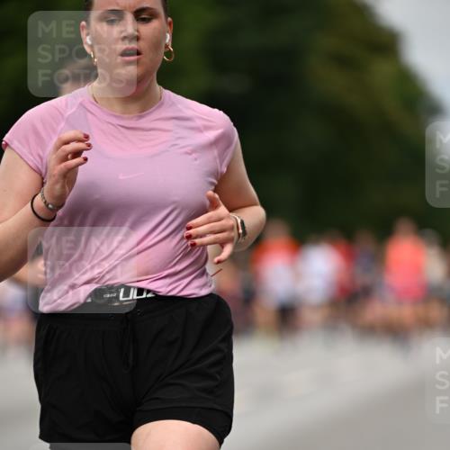 29.06.2025 - hella hamburg halbmarathon Dr. Thomas Lammeyer http://msf.ph/oto/8270488 29.06.2025 10:35:58 Kennedybrücke 1235, 2672, 2831, 2832, 3358, 4877, 4924, 5496, 6344, 7295, 7334, 7344, 7816, 7898, 8304, 8538, 8757, 9078, 9478, 9604, 9882, 9883, 10421, 10435, 10653 meine-sportfotos.de