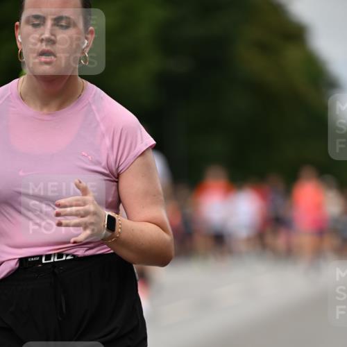 29.06.2025 - hella hamburg halbmarathon Dr. Thomas Lammeyer http://msf.ph/oto/8270505 29.06.2025 10:35:59 Kennedybrücke 1235, 2672, 2831, 2832, 3358, 3752, 4877, 4924, 5496, 6344, 7295, 7334, 7344, 7570, 7695, 7816, 7898, 8304, 8538, 8757, 9078, 9478, 9604, 9882, 9883, 10421, 10653 meine-sportfotos.de