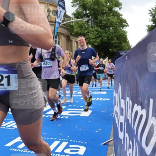 29.06.2025 - hella hamburg halbmarathon Strokosch-Dieckow http://msf.ph/oto/8270532 29.06.2025 10:46:27 Ziel 1600, 2222, 2842, 4237, 4497, 5459, 6421, 6978, 7335, 8142, 8482, 8981, 9232, 9386, 9529, 9786, 11185, 11773, 12171, 12651, 12891, 13525, 13698, 14045, 14228, 14482, 15157, 15206, 16127, 17281, 17461, 18211, 18637, 18882, 19209 meine-sportfotos.de