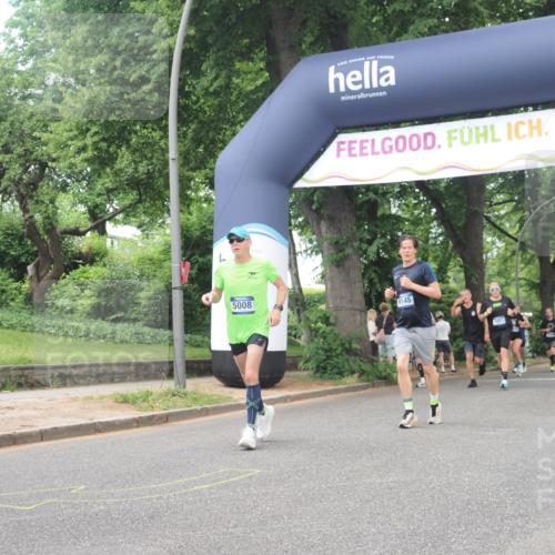 29.06.2025 - hella hamburg halbmarathon KatJ http://msf.ph/oto/8270563 29.06.2025 10:39:42 Zwischen KM18-KM19 1683, 4121, 5008 meine-sportfotos.de
