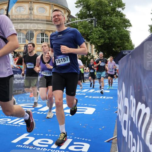 29.06.2025 - hella hamburg halbmarathon Strokosch-Dieckow http://msf.ph/oto/8270581 29.06.2025 10:46:28 Ziel 2222, 2842, 4237, 4497, 5459, 6421, 6978, 7335, 8482, 8981, 9232, 9386, 9529, 9786, 11185, 11773, 12171, 12651, 12891, 13525, 13698, 14045, 14228, 14482, 15133, 15157, 15206, 16127, 17281, 17461, 18211, 18637, 18882, 19209 meine-sportfotos.de