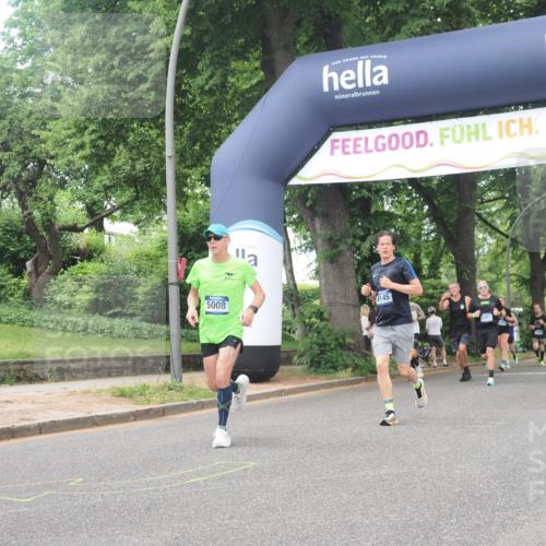 29.06.2025 - hella hamburg halbmarathon KatJ http://msf.ph/oto/8270585 29.06.2025 10:39:42 Zwischen KM18-KM19 1683, 4121, 5008 meine-sportfotos.de