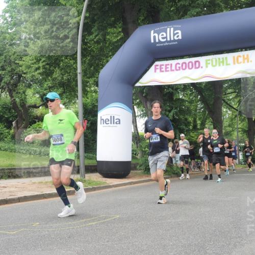 29.06.2025 - hella hamburg halbmarathon KatJ http://msf.ph/oto/8270627 29.06.2025 10:39:43 Zwischen KM18-KM19 1683, 5008, 7383 meine-sportfotos.de