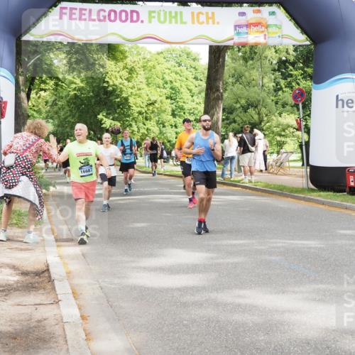29.06.2025 - hella hamburg halbmarathon MichiJ http://msf.ph/oto/8270669 29.06.2025 10:55:46 Zwischen KM18-KM19 1610, 2281, 4453, 6026, 6217, 8563, 15369, 16687, 18189 meine-sportfotos.de