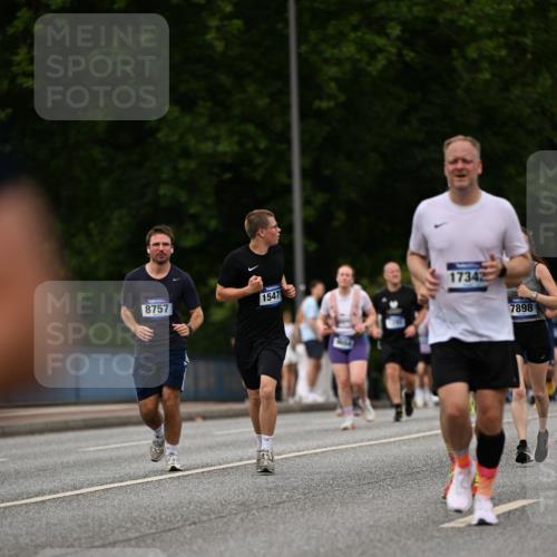29.06.2025 - hella hamburg halbmarathon Dr. Thomas Lammeyer http://msf.ph/oto/8270687 29.06.2025 10:36:01 Kennedybrücke 1235, 2672, 3358, 3752, 4314, 4877, 4924, 5496, 5601, 5743, 6344, 7295, 7334, 7344, 7570, 7695, 7816, 7898, 8304, 8538, 8757, 9478, 9604, 9882, 10421, 10653 meine-sportfotos.de