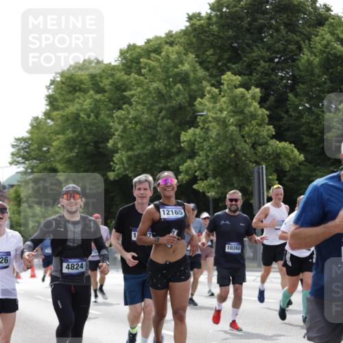 29.06.2025 - hella hamburg halbmarathon Jannik Wohlers http://msf.ph/oto/8270694 29.06.2025 10:33:52 Lombardsbrücke 1672, 2265, 2412, 2464, 2496, 2510, 2511, 2801, 2933, 3145, 3829, 3848, 4824, 4826, 5609, 6105, 6574, 7324, 7329, 8277, 8349, 8965, 10360, 10564, 11432, 11668, 11872, 12165, 12896, 13437, 13485, 13747, 13957, 14047, 14058, 14854, 14855, 14918, 14919, 15793, 15983, 16115, 16578, 16919, 17105, 17230, 17650, 17789, 17953, 18044 meine-sportfotos.de