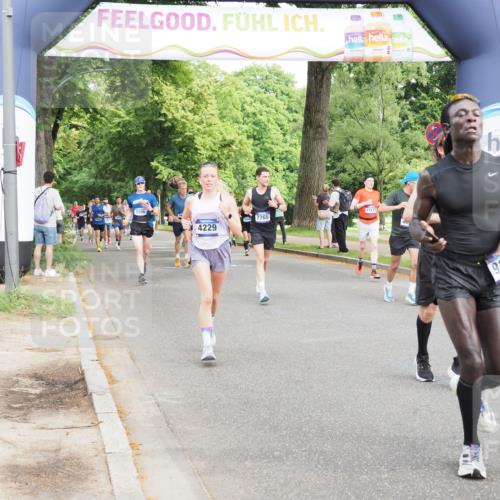 29.06.2025 - hella hamburg halbmarathon MichiJ http://msf.ph/oto/8270760 29.06.2025 10:31:15 Zwischen KM18-KM19 1353, 2653, 3116, 3697, 4229, 4235, 7448, 7635, 7734, 7765, 9364, 10216, 11907, 12327, 15233, 16626, 17733, 17864, 17911, 18274, 18449, 18632, 18659, 18920, 18987, 19090 meine-sportfotos.de