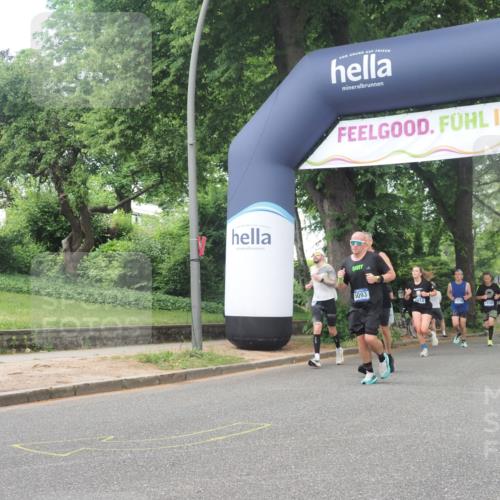 29.06.2025 - hella hamburg halbmarathon KatJ http://msf.ph/oto/8270776 29.06.2025 10:39:44 Zwischen KM18-KM19 5008, 5093, 7383 meine-sportfotos.de