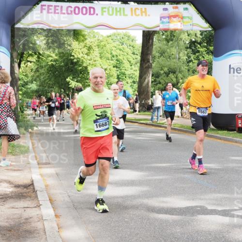 29.06.2025 - hella hamburg halbmarathon MichiJ http://msf.ph/oto/8270805 29.06.2025 10:55:48 Zwischen KM18-KM19 1610, 4453, 5166, 6026, 8256, 8563, 15369, 16687, 18189 meine-sportfotos.de