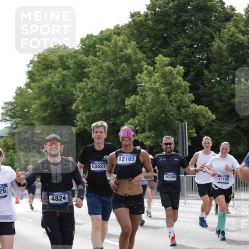 29.06.2025 - hella hamburg halbmarathon Jannik Wohlers http://msf.ph/oto/8270885 29.06.2025 10:33:52 Lombardsbrücke 1672, 2265, 2412, 2464, 2496, 2510, 2511, 2801, 2933, 3145, 3829, 3848, 4824, 4826, 5609, 6105, 6574, 7324, 7329, 8277, 8349, 8965, 10360, 10564, 11432, 11668, 11872, 12165, 12896, 13437, 13485, 13747, 13957, 14047, 14058, 14854, 14855, 14918, 14919, 15793, 15983, 16115, 16578, 16919, 17105, 17230, 17650, 17789, 17953, 18044 meine-sportfotos.de