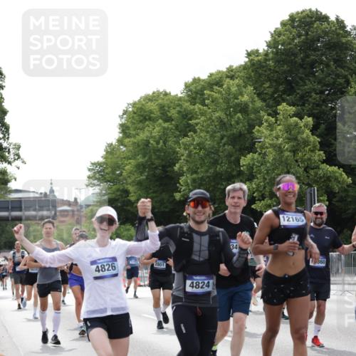 29.06.2025 - hella hamburg halbmarathon Jannik Wohlers http://msf.ph/oto/8270933 29.06.2025 10:33:53 Lombardsbrücke 1672, 2265, 2412, 2464, 2496, 2510, 2511, 2801, 2933, 3145, 3829, 3848, 4824, 4826, 5609, 6105, 6571, 6574, 7324, 7329, 8349, 8965, 9379, 10360, 10564, 11432, 11668, 11872, 12165, 12896, 13437, 13747, 13957, 14047, 14058, 14854, 14855, 14918, 14919, 15793, 15983, 16115, 16578, 16919, 17105, 17230, 17650, 17789, 18044, 18941 meine-sportfotos.de