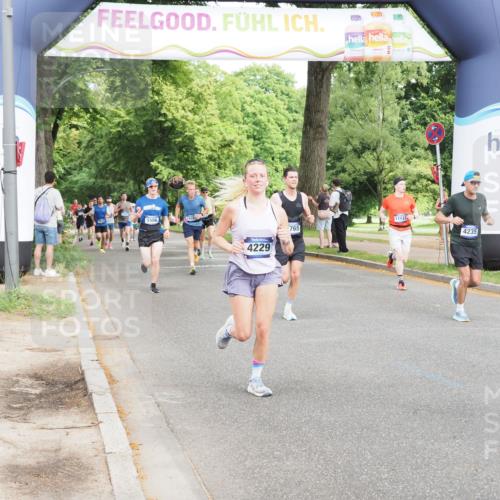 29.06.2025 - hella hamburg halbmarathon MichiJ http://msf.ph/oto/8270944 29.06.2025 10:31:15 Zwischen KM18-KM19 1353, 2653, 3116, 3697, 4229, 4235, 7448, 7635, 7734, 7765, 9364, 10216, 11907, 12327, 15233, 16626, 17733, 17864, 17911, 18274, 18449, 18632, 18659, 18920, 18987, 19090 meine-sportfotos.de