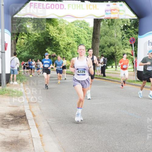 29.06.2025 - hella hamburg halbmarathon MichiJ http://msf.ph/oto/8270984 29.06.2025 10:31:15 Zwischen KM18-KM19 1353, 2653, 3116, 3697, 4229, 4235, 7448, 7635, 7734, 7765, 9364, 10216, 11907, 12327, 15233, 16626, 17733, 17864, 17911, 18274, 18449, 18632, 18659, 18920, 18987, 19090 meine-sportfotos.de