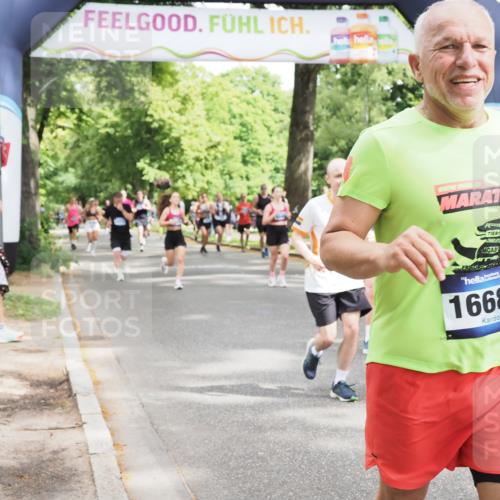 29.06.2025 - hella hamburg halbmarathon MichiJ http://msf.ph/oto/8271021 29.06.2025 10:55:49 Zwischen KM18-KM19 1610, 5166, 6026, 8256, 8563, 15369, 16687, 18189 meine-sportfotos.de